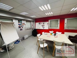 entrepôt en vente sur VAUX LE PENIL (77000)